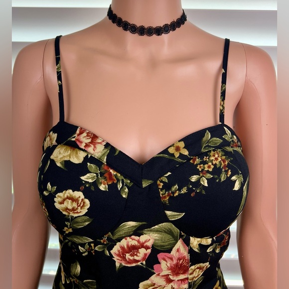 Black Floral Jumpsuit w/Floral Print Sz M, by Xhilaration - Picture 3 of 9